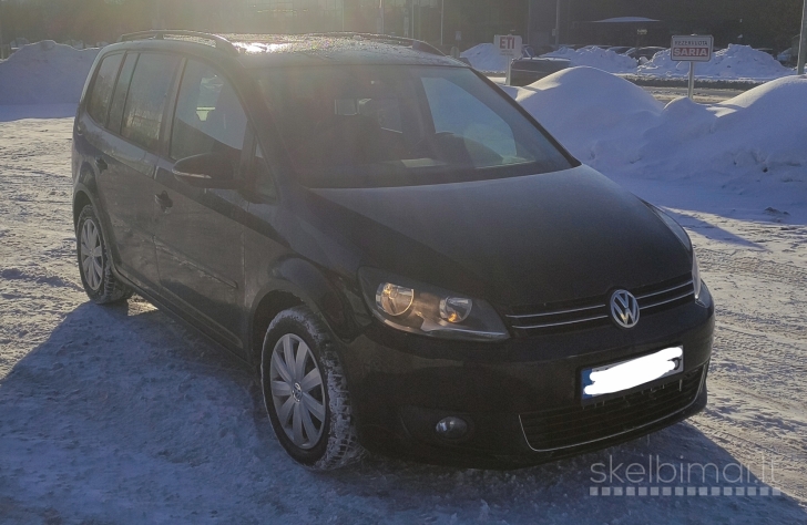 Parduodamas VW Touran turintis defektą (variklio)