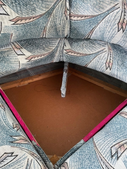 Minkštas kampas su miegama dalimi, funkcija ir patalynės dėže, daiktadėže