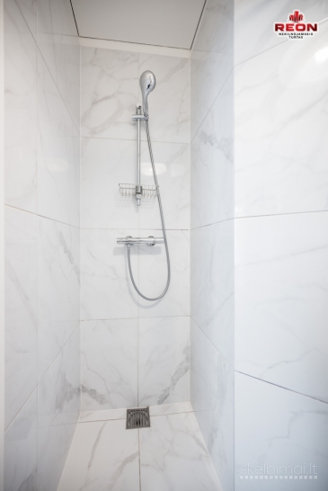 NUOMOJAMAS ŠILTAS, JAUKUS 2 KAMBARIŲ BUTAS 