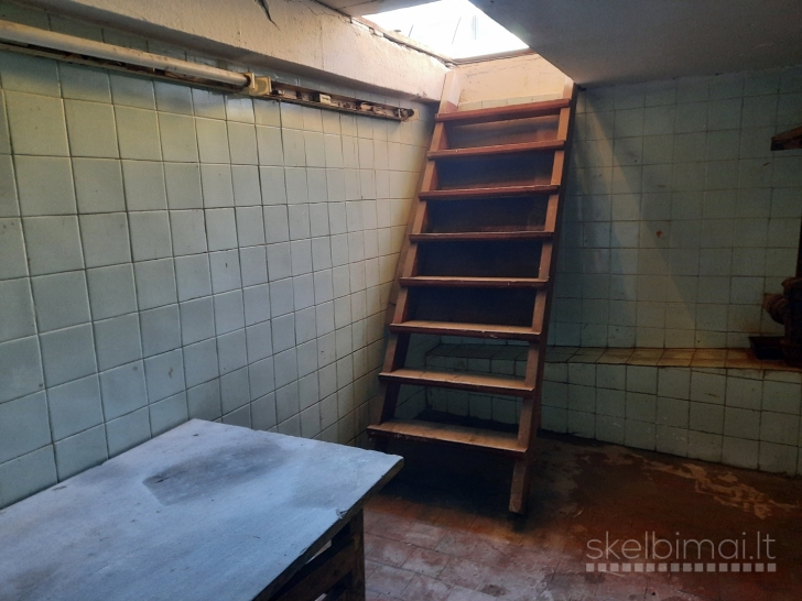 ATNAUJINTO GARAŽO SU RŪSIU NUOMA KAUNE, Taikos 114 (šalia Kauno liftų)