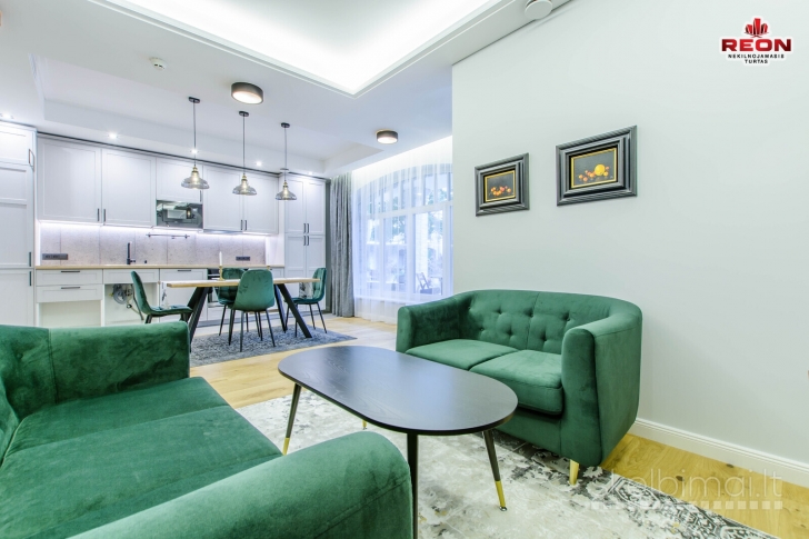 VILNIAUS SENAMIESTYJE PARDUODAMAS ĮRENGTAS BUTAS JAUKIAM IR PATOGIAM GYVENIMUI!