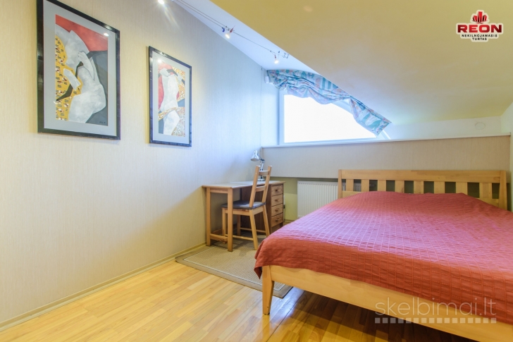 ERDVUS KETURIŲ KAMBARIŲ „NAMAS NAME“, VILNIAUS MIESTO CENTRE!