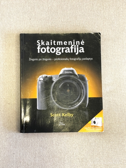 Nikon D3200 fotoaparatas su priedais