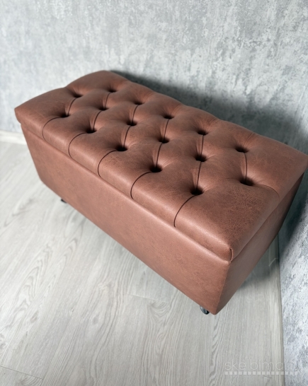 Chesterfiel stiliaus pufas