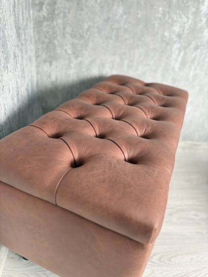 Chesterfiel stiliaus pufas