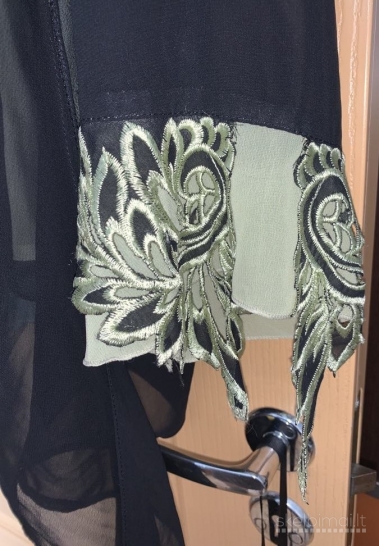 Nauja puošni siuvinėta palaidinė.