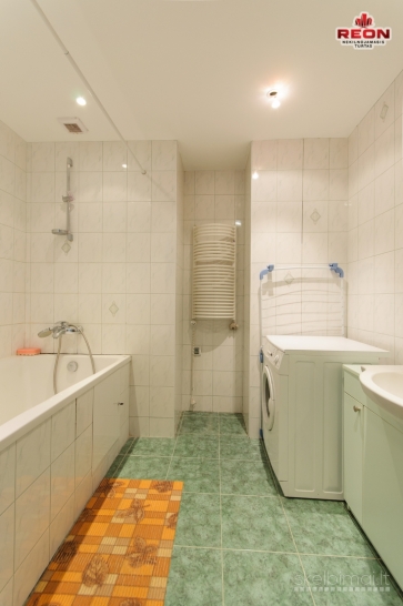 ŠVIESUS 2K BUTAS NAUJOS STATYBOS NAME SU PARKAVIMO VIETA!