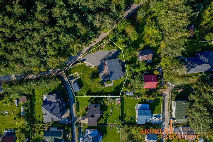 akorus.lt - Namas prie miško, šalia ežeras, įrengta pirtis su baseinu