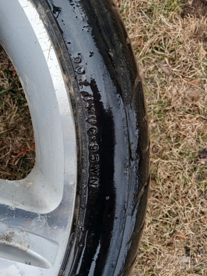 Ratlankiai Lexus Is su semi slick padangomis