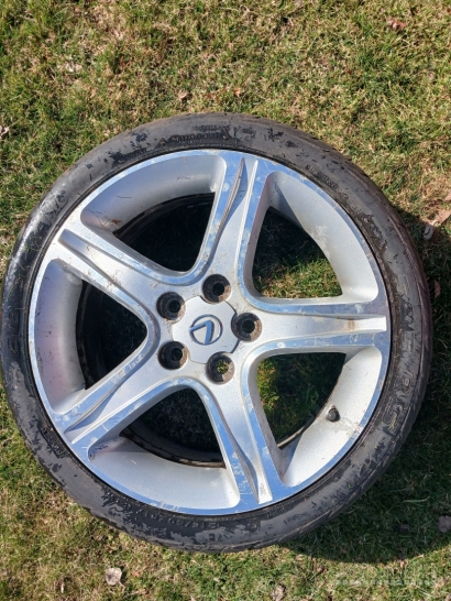 Ratlankiai Lexus Is su semi slick padangomis