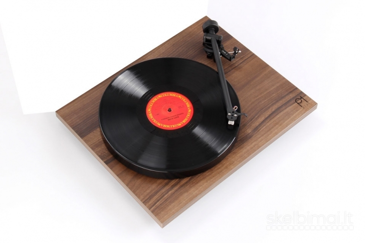 Rega Planar 1 PLUS patefonas