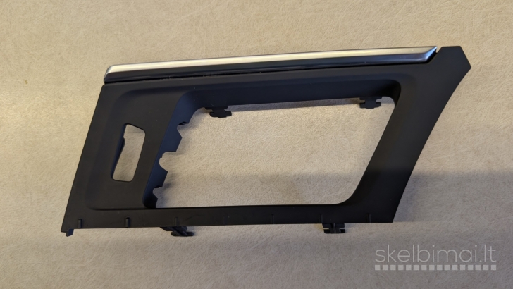 Panelės ventiliacijos apdaila nuo Audi A6 C8