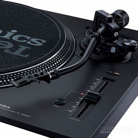 Technics SL-1210MK7 – profesionalus Direct Drive patefonas