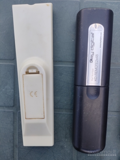 Televizorių ir kitų įrenginių pulteliai, pultai, pultas Fysher URC22B