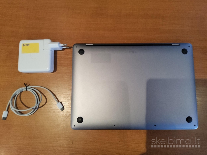 Apple MacBook Pro A2159: i5, 13.3" 2560x1600, 8gb, 256gb