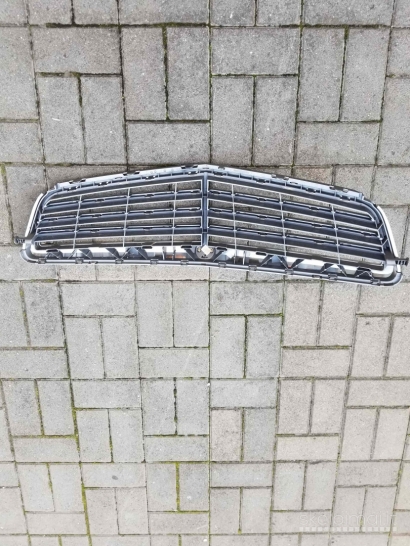 Mercedes C priekines groteles