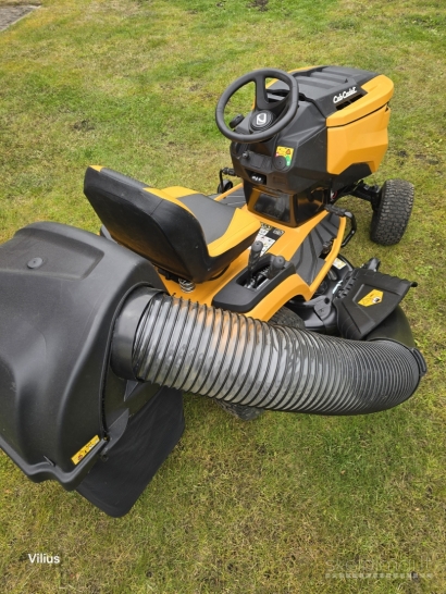 Parduodamas sodo traktoriukas Cub Cadet