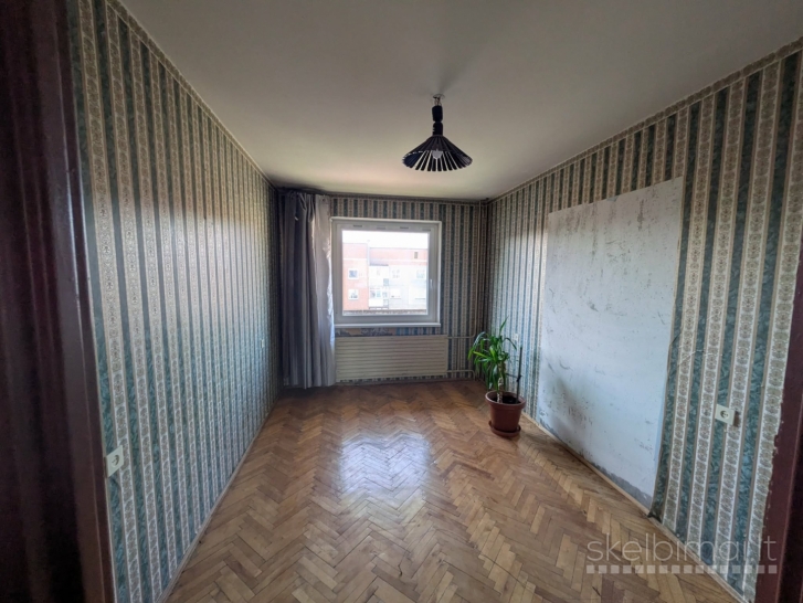Parduodamas erdvus 4 kambarių butas