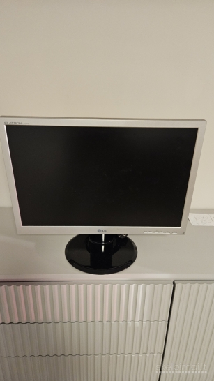 Monitorius LG Flatron L222WS (2007 m.)