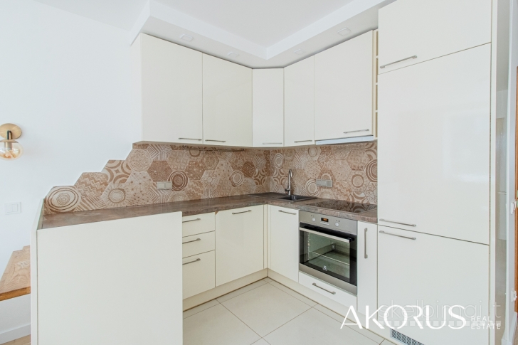 Akorus.lt – tvarkingas, šviesus butas su privačia terasa