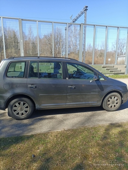 VW TOURAN PARDUODU
