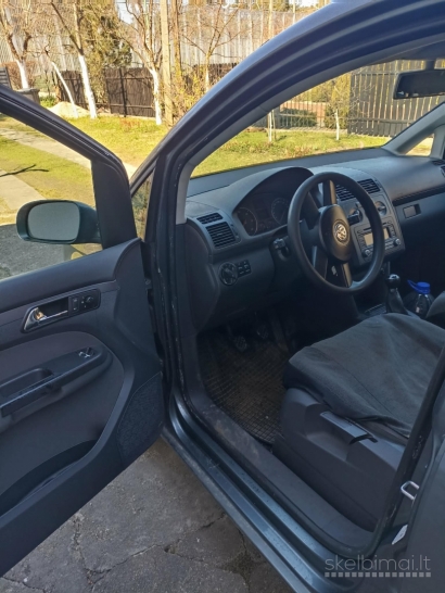 VW TOURAN PARDUODU