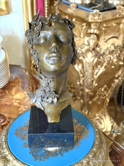 Bronzinė skulptūra