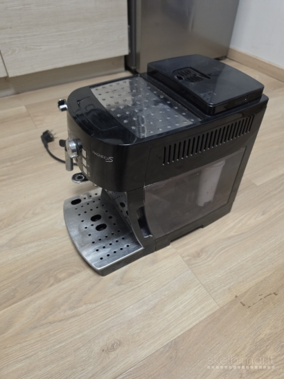 DeLonghi Magnifica S