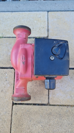 GRUNDFOS 25-40  180