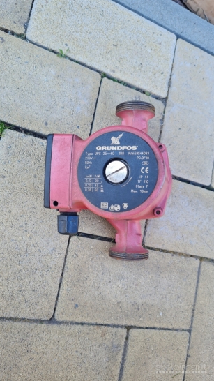 GRUNDFOS 25-40  180