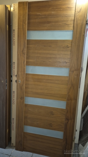 Parduodamos 91.951,97 Eur dydžio vertės atsargos, t. y. durys, staktos ir kt.