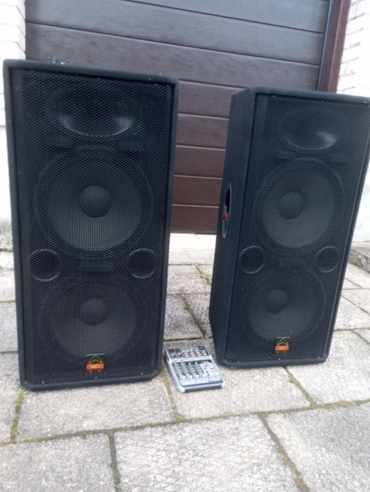 Profesionalios koncertines dvigubos 2x15 Wharfedale EVP 215 po 1000W