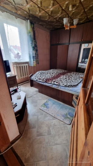 Parduodamas 2 aukštų namas Raseiniuose arba keičiamas į 2 kamb.butą Klaipėdoje