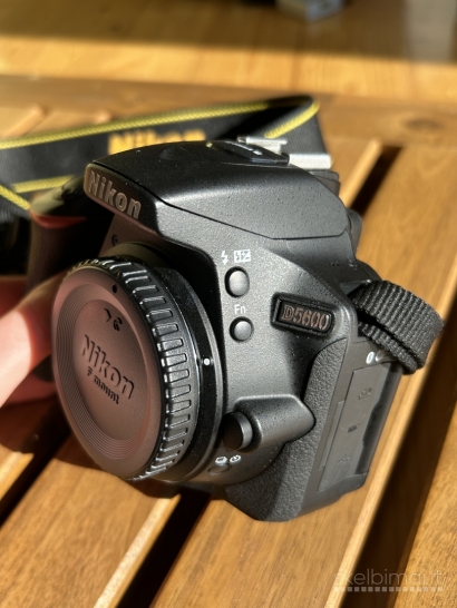 Veidrodinis Nikon d5600 fotoaparatas