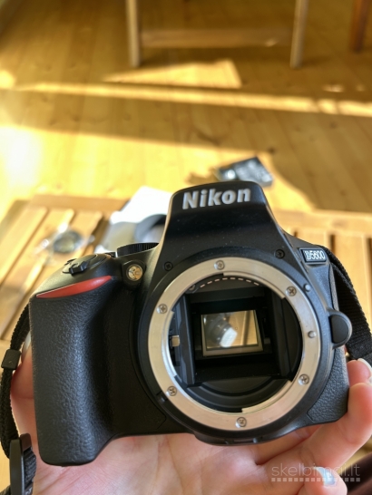 Veidrodinis Nikon d5600 fotoaparatas
