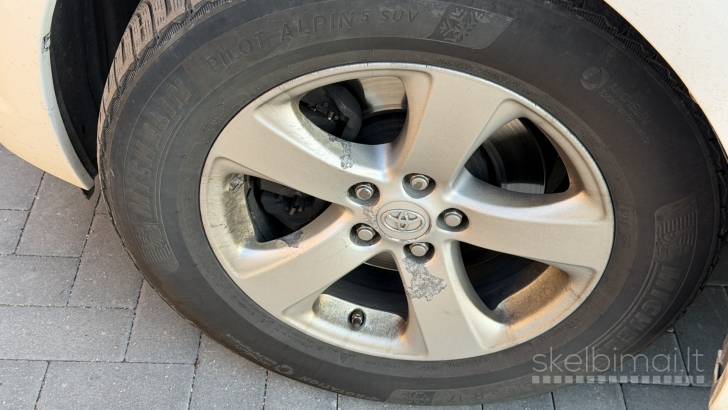 Toyota originalūs ratlankiai su panadangom