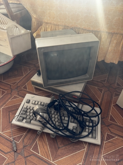 3 retro stacionarių kompiuterių rinkiniai