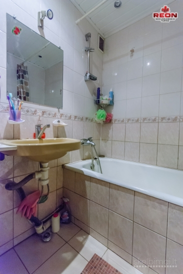 TVARKINGAS 1 KAMBARYS JUSTINIŠKĖSE SU BALKONU (3 KAMBARIŲ BUTE)!