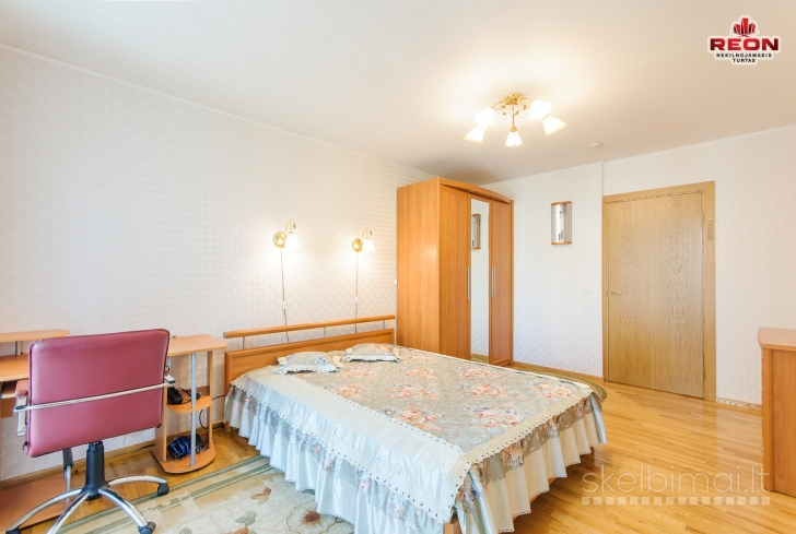 PUIKIAI ĮRENGTAS 91 KV. M. 3K. BUTAS NAUJOS STATYBOS NAME SU GARAŽU KAROLINIŠ