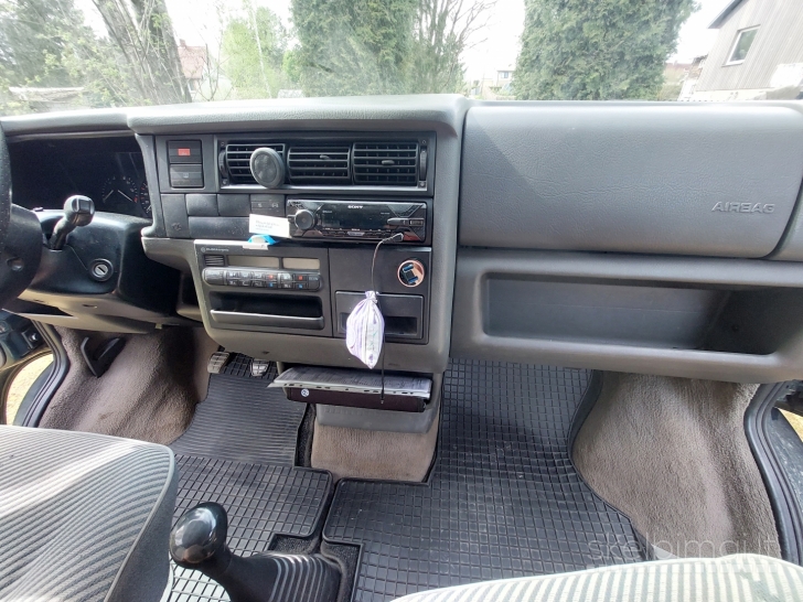 VW Caravelle 2.5 TDI 111kW 1999 m. savadarbis kemperiukas vanlife