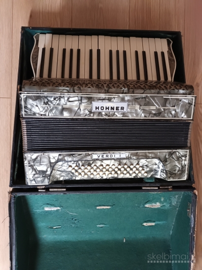 Parduodu akordeoną HOHNER VERDI I