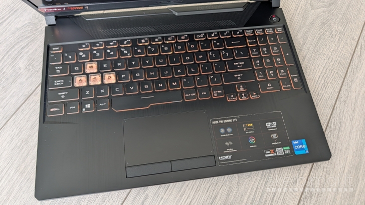 Asus TUF Gaming F15 / i7 11800H / 16GB / 512GB / RTX 3050 Ti / 144Hz / RGB