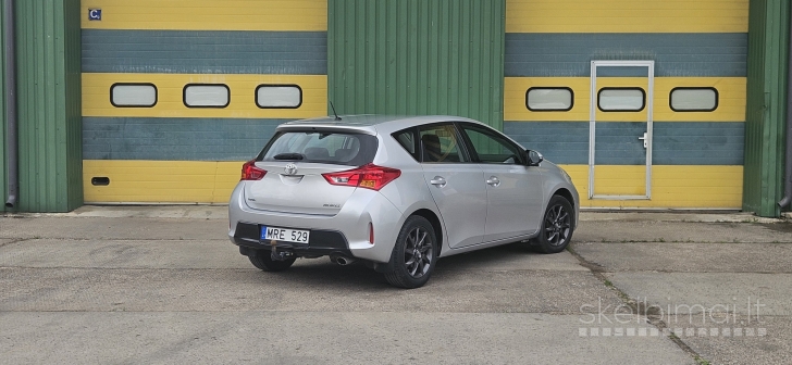 Parduodama Toyota Auris 2014m.