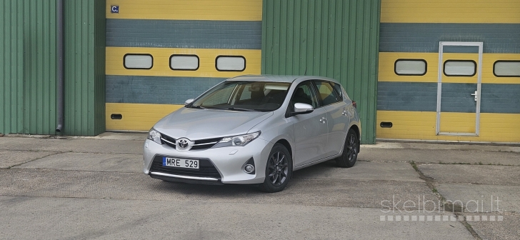 Parduodama Toyota Auris 2014m.