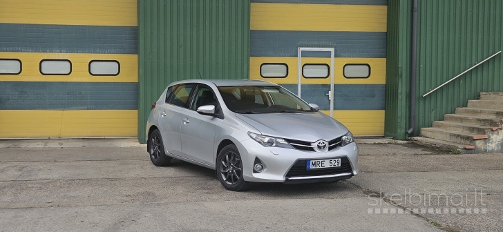 Parduodama Toyota Auris 2014m.