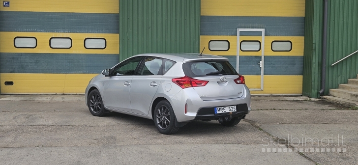 Parduodama Toyota Auris 2014m.
