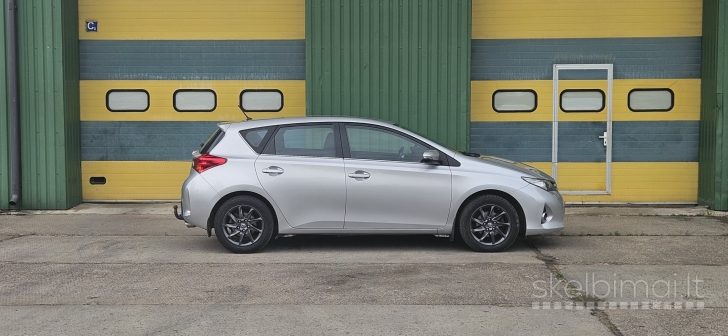 Parduodama Toyota Auris 2014m.