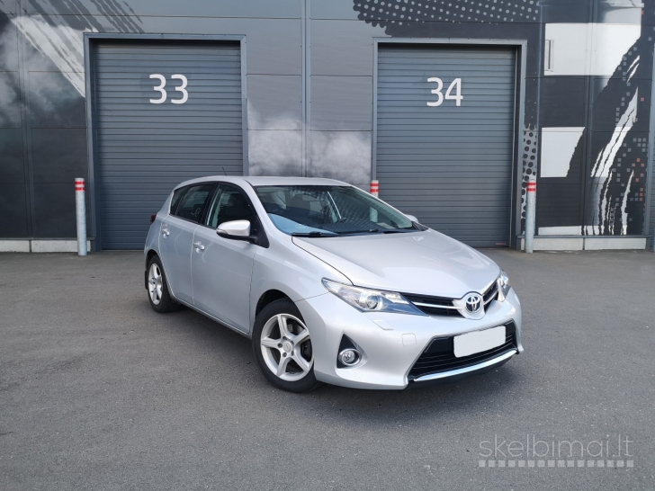 Parduodama Toyota Auris 2014m.