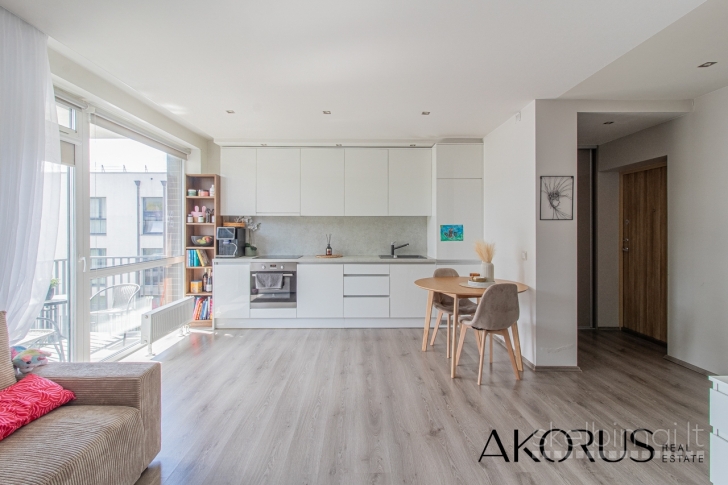 Akorus.lt – TVARKINGAS IR ŠVIESUS BUTAS PATOGIOJE VIETOJE