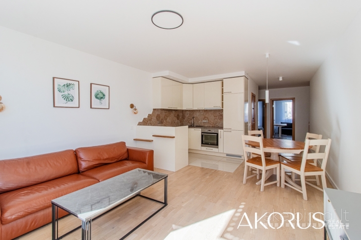 Akorus.lt – tvarkingas, šviesus butas su privačia terasa